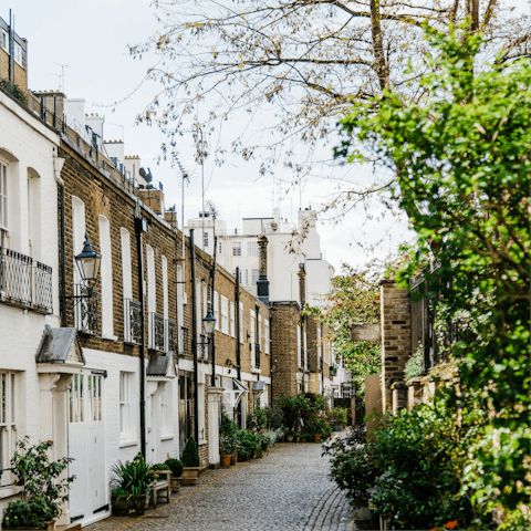 Explore South Kensington, a hub of eateries, musuems, and boutiques