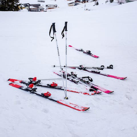 Hit the ski slopes just 8.5 kilometres away