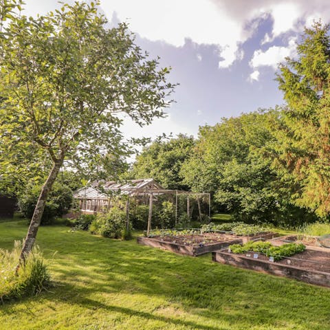 Spend sunny afternoons in the beautiful shared garden – there's a pool and tennis court