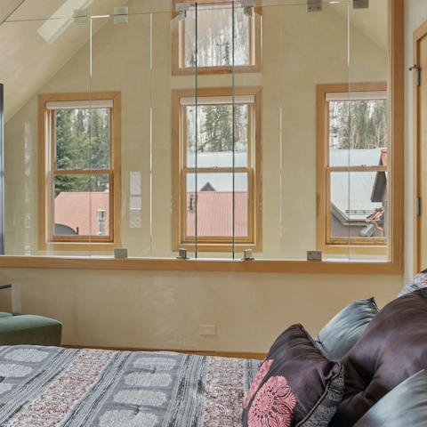 Wake up to views of the slopes