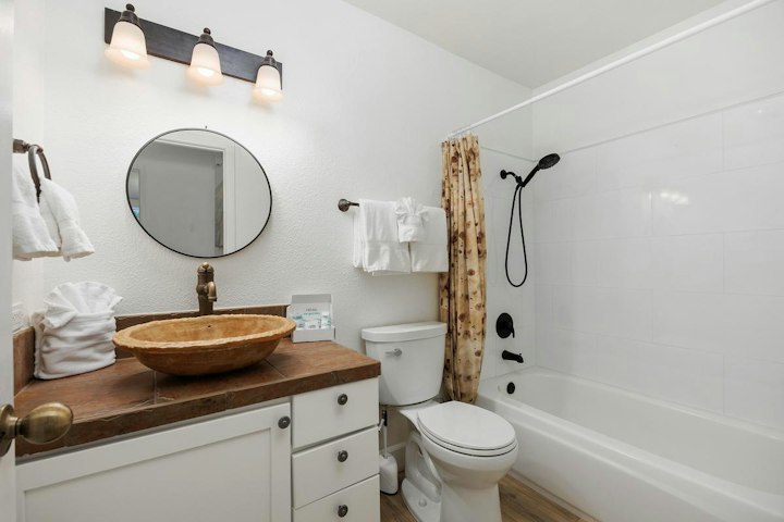 Bathroom photo