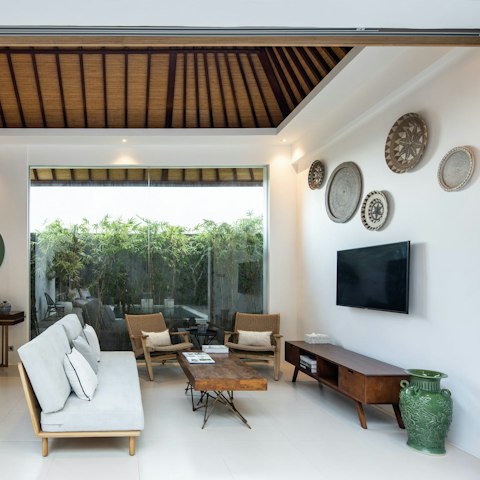 Hang out in the bright living space before heading out to dinner