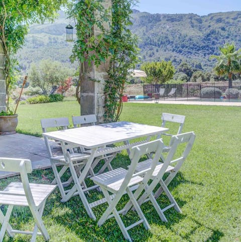 Have your breakfast served on the lawn