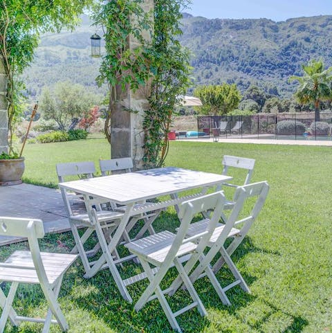 Have your breakfast served on the lawn