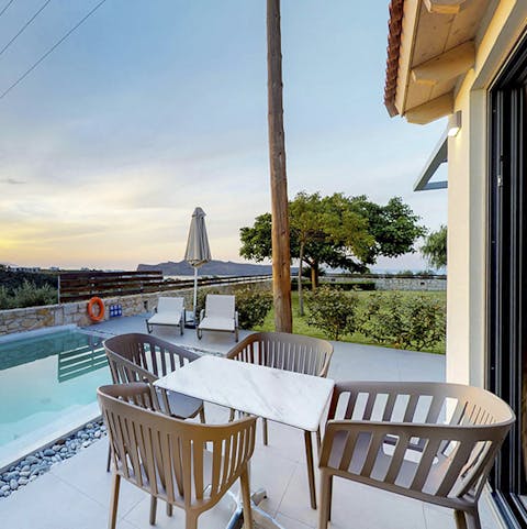 Enjoy alfresco meals by the casual seating area