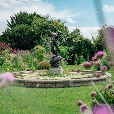 Go for a refreshing walk through Regent's Park