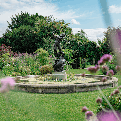 Go for a refreshing walk through Regent's Park
