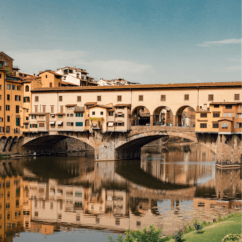 Wander through the historic streets to Ponte Vecchio – just a twenty-minute walk away