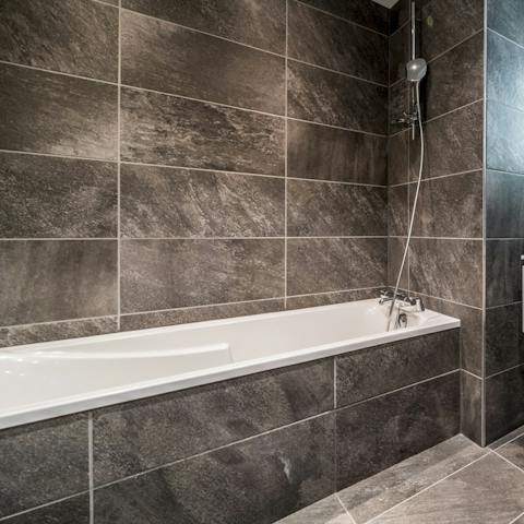 Finish a day of skiing with a relaxing soak in the bathtub