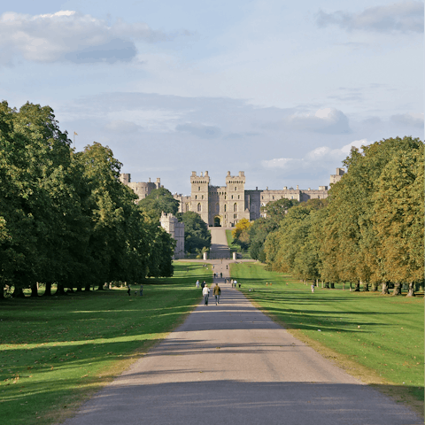 Visit the iconic Windsor Castle, just minutes away