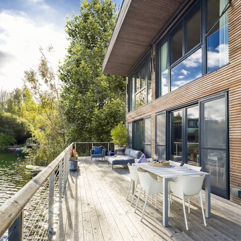 Fire up the barbecue and together for memorable family mealtimes – there’s room for you all
