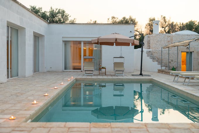 Taupe & Trullo