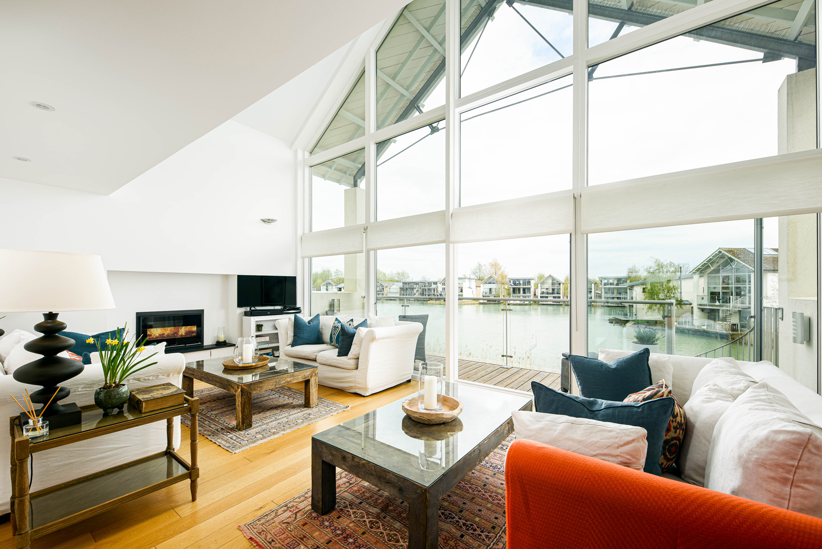 Cotswolds Waterside Escape