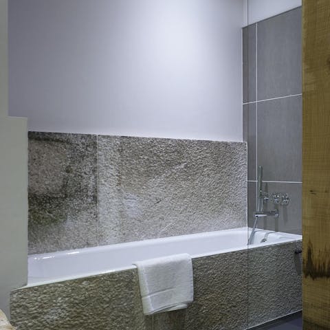 Unwind in the bathtub after a day of mountain sports activities