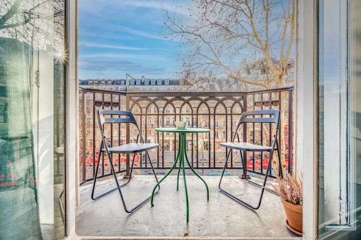 Dapper Art Deco, Chaussée-d'Antin, Paris | Plum Guide