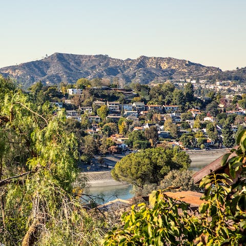 Enjoy refreshing strolls around Silverlake reservoir – just a short walk away