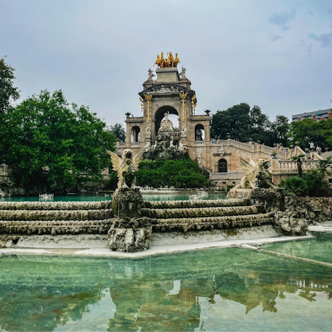 Take a scenic stroll in nearby Ciutadella Park