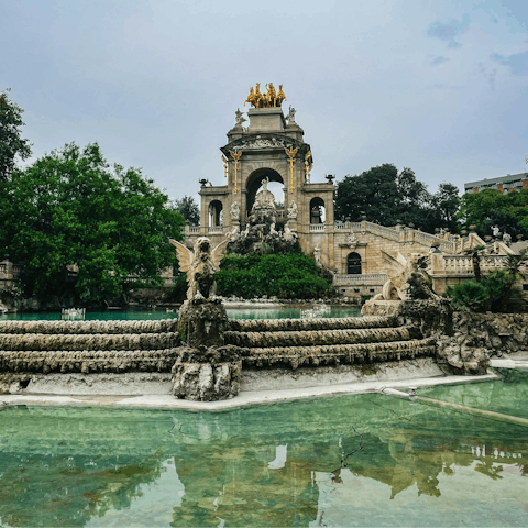 Take a scenic stroll in nearby Ciutadella Park
