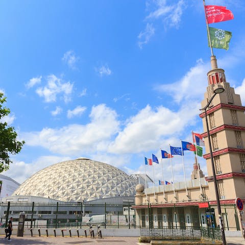 Keep up with conferences at the Paris Expo Porte de Versailles, less than 2 km from home