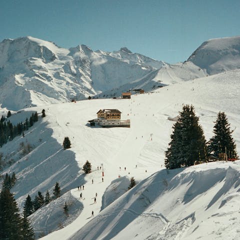 Enjoy a thrilling mountain adventure on the slopes of Saint-Gervais