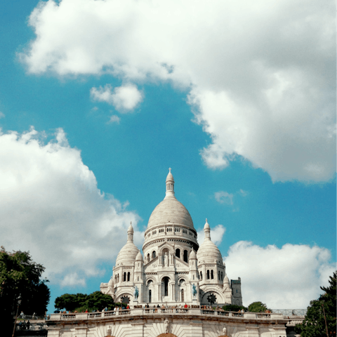 Pay a visit to the Sacré-Cœur – a must-see sight in Paris