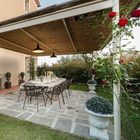 Enjoy alfresco feasts in the shade of the pergola
