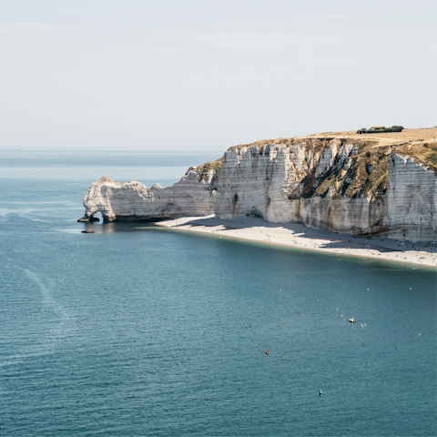 Stay minutes from the glorious Alabaster coast of Normandy