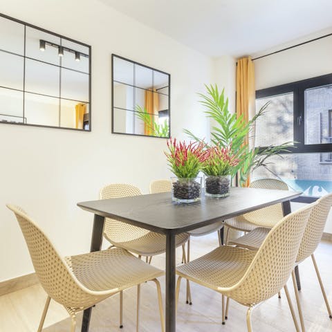 Lay the table for a lazy brunch in this sunny spot