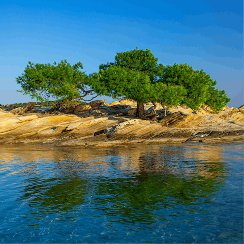 Make use of the 5m boat at your disposal and visit Ormos Panagios for lunch – it's a fifteen-minute boat trip