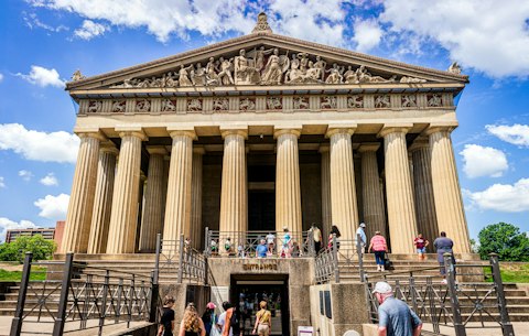 Stay a six-minute stroll from Centennial Park and its impressive Parthenon