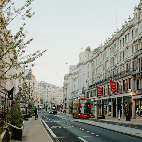 Enjoy Kensington High Street shopping on your doorstep