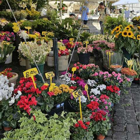 Browse the colourful market stalls of Campo de' Fiori