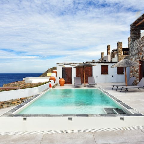 Stay cool thanks to the private outdoor pool