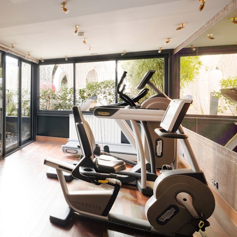 Keep your energy high with a workout in the gym