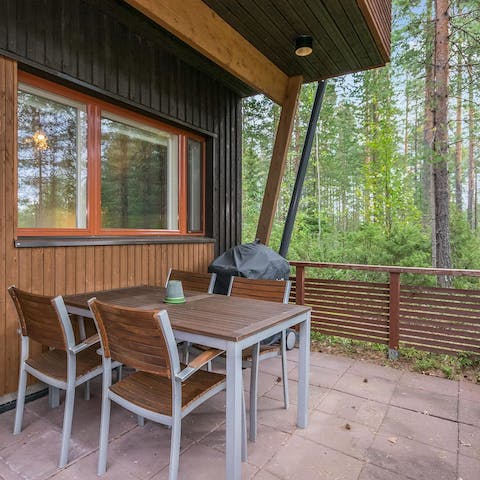 Serve up a delicious alfresco feast outside on the patio