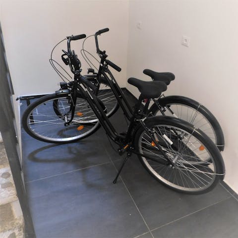 Use the bicycles provided to explore Pietrasanta and its surroudnings