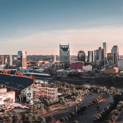 Explore buzzing Nashville – Broadway is 1.5 miles away