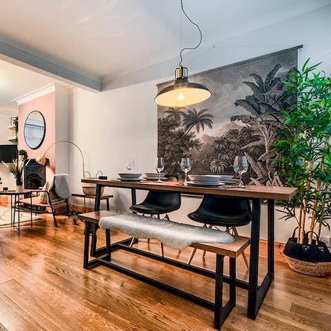 Share memorable dinners in the tropical-themed dining room