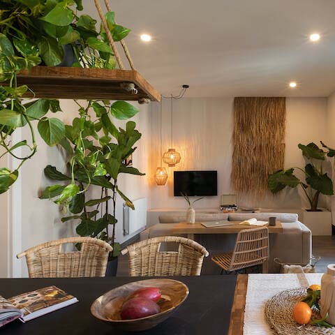 Gather around the dining table while the record player spins some tunes