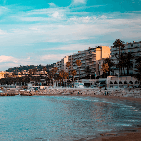 Have a short stroll over to beautiful Croisette Beach