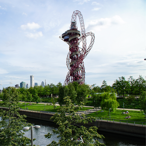 Enjoy morning strolls Queen Elizabeth Olympic Park, moments away