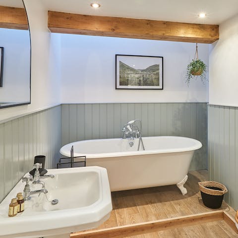 Soak weary legs in the freestanding bath –⁠ there’s room for two