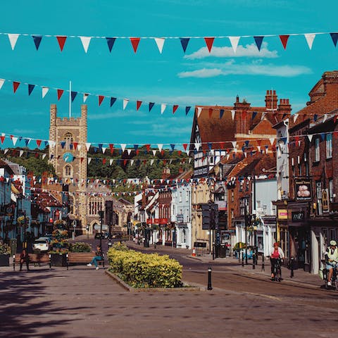 Explore Henley-on-Thames and enjoy a stroll along the river – it's a five-minute drive away