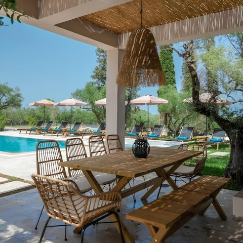 Tuck into delicious meals cooked on the barbecue