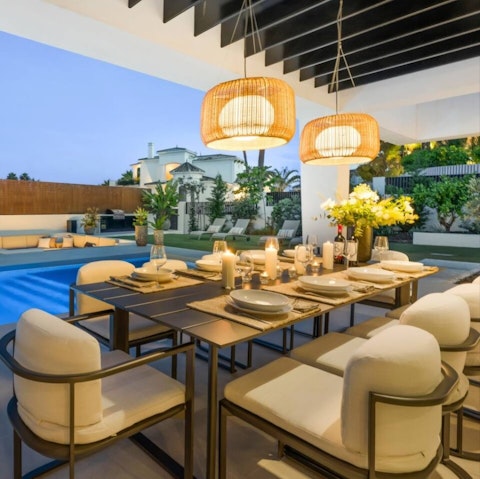 Dine alfresco as the day draws to a close