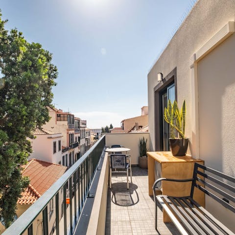 Make the most of the sunshine on the small balcony