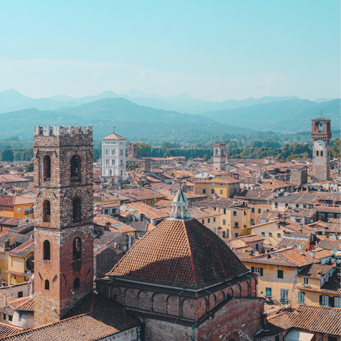 Walk five minutes to Lucca's historic city walls