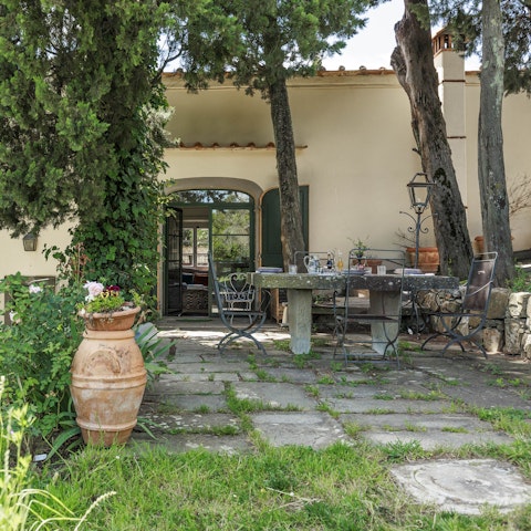 Enjoy meals outside surrounded by greenery