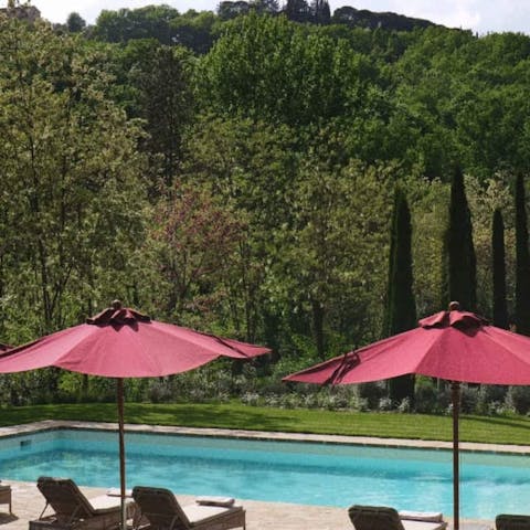 Savour days beside the scenic swimming pool