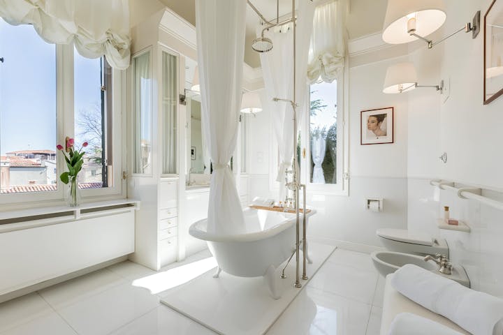 Bathroom photo